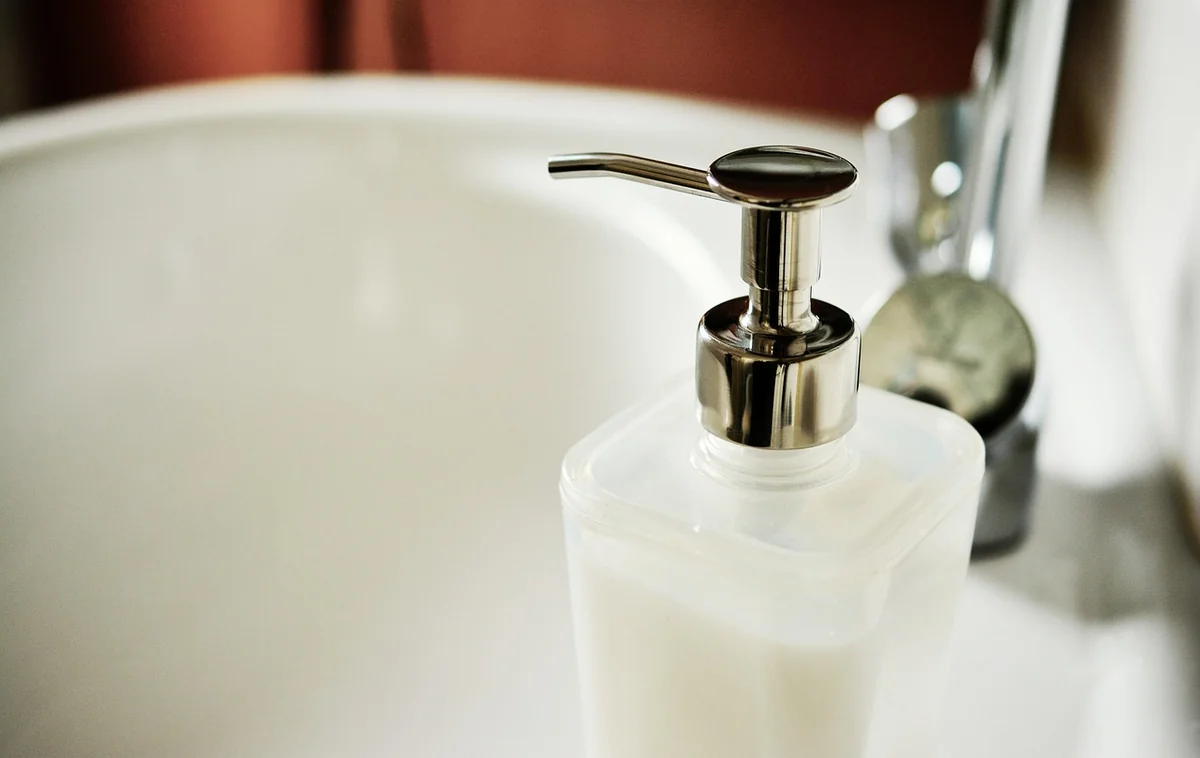 Idée rangement salle de bain : ce qu'IKEA fait vraiment de bien (et ce qu'il faut éviter)