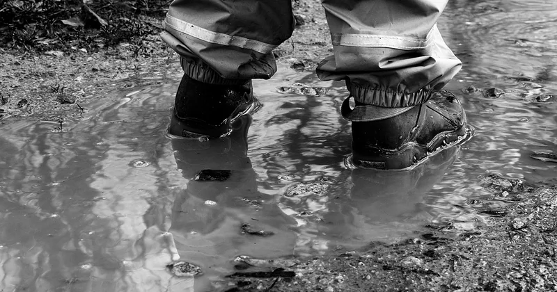 Assise, chaussures, manteaux : il va falloir trancher