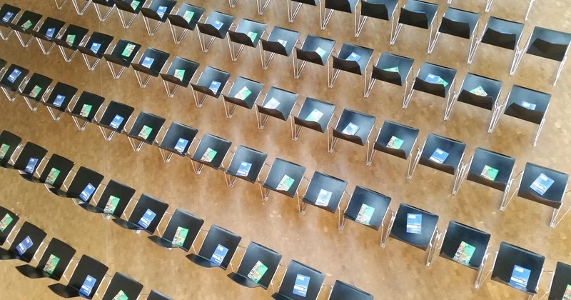 Le problème que tout le monde oublie : où mettre les chaises