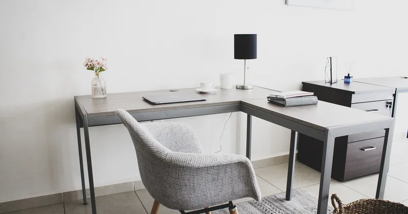 Comment faire cohabiter bureau et espace détente sans que tout se mélange ?