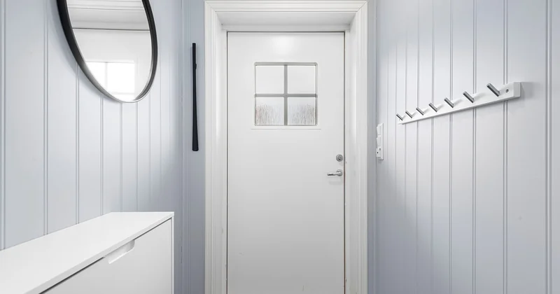 Aménager un couloir avec des rangements sans percer un mur
